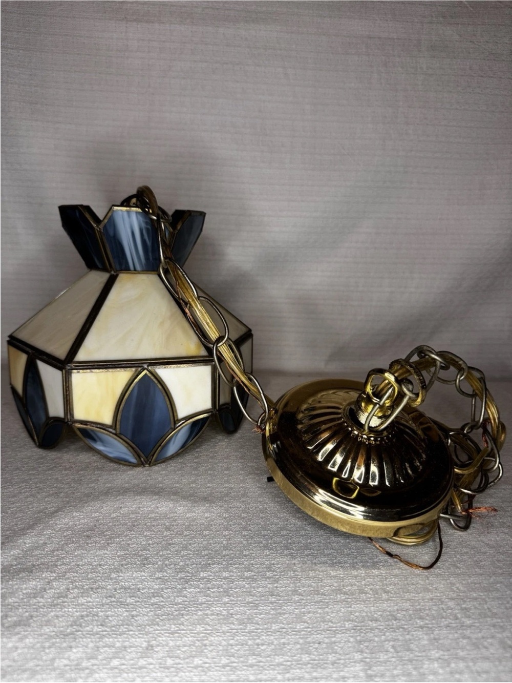 Vintage Stained Glass Hanging Light Blue Cream Hardwired Lamp 8 Inch Retro - Picture 2 of 4